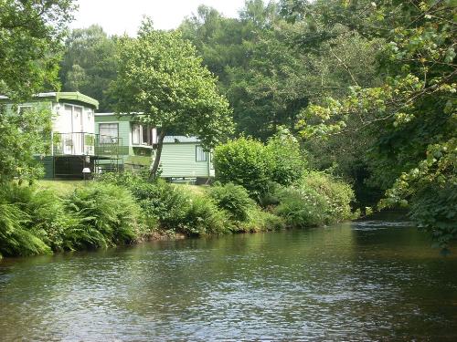 Riverside Caravans In Mid Wales At Clywedog Caravan Park